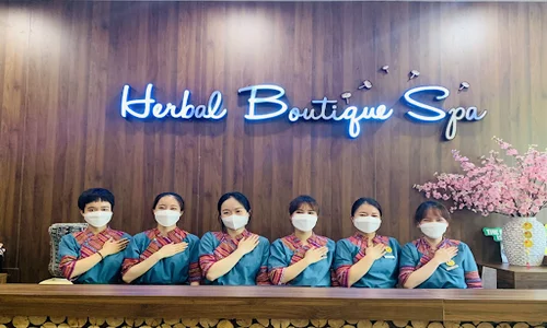 Herbal Boutique Spa sở hữu đội ngũ kỹ thuật viên có chuyên môn cao về Massage chân